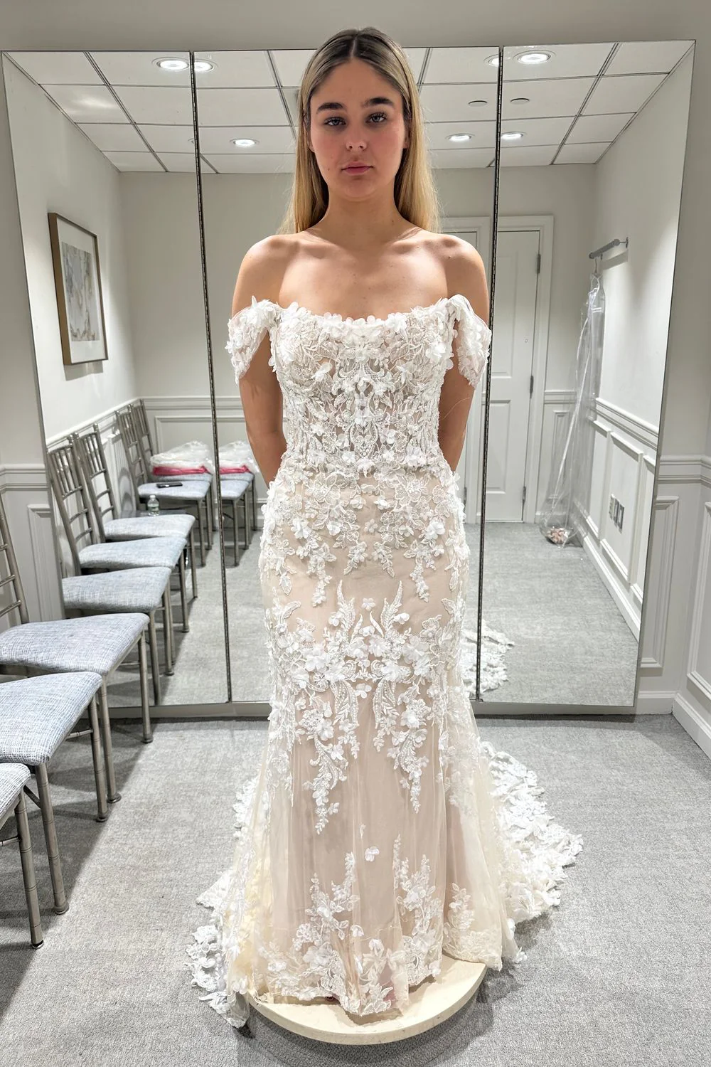 Farrah with Veil (Bel Aire Bridal Veil V7440C)
