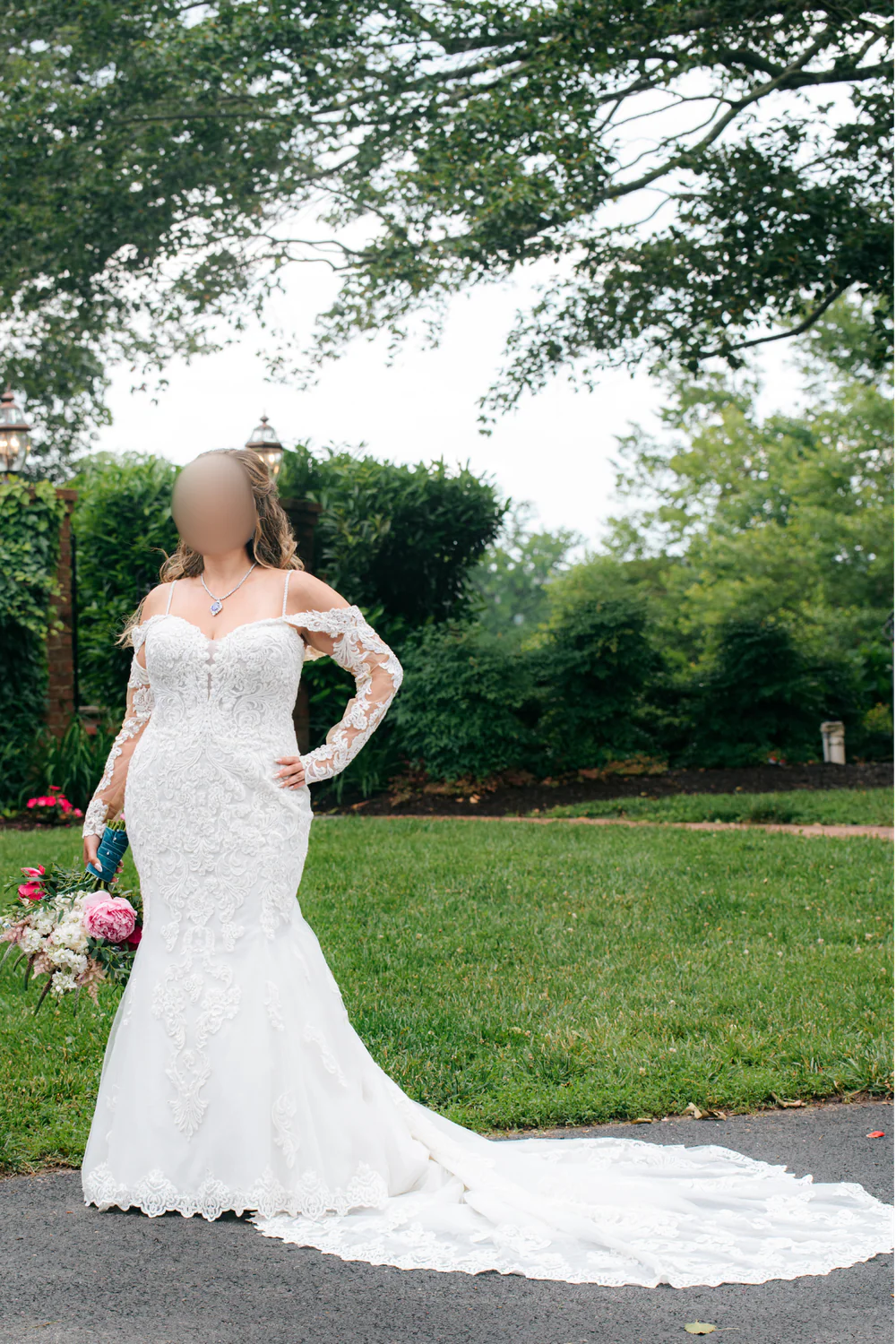 Fiona with Veil and Overskirt and Sleeves