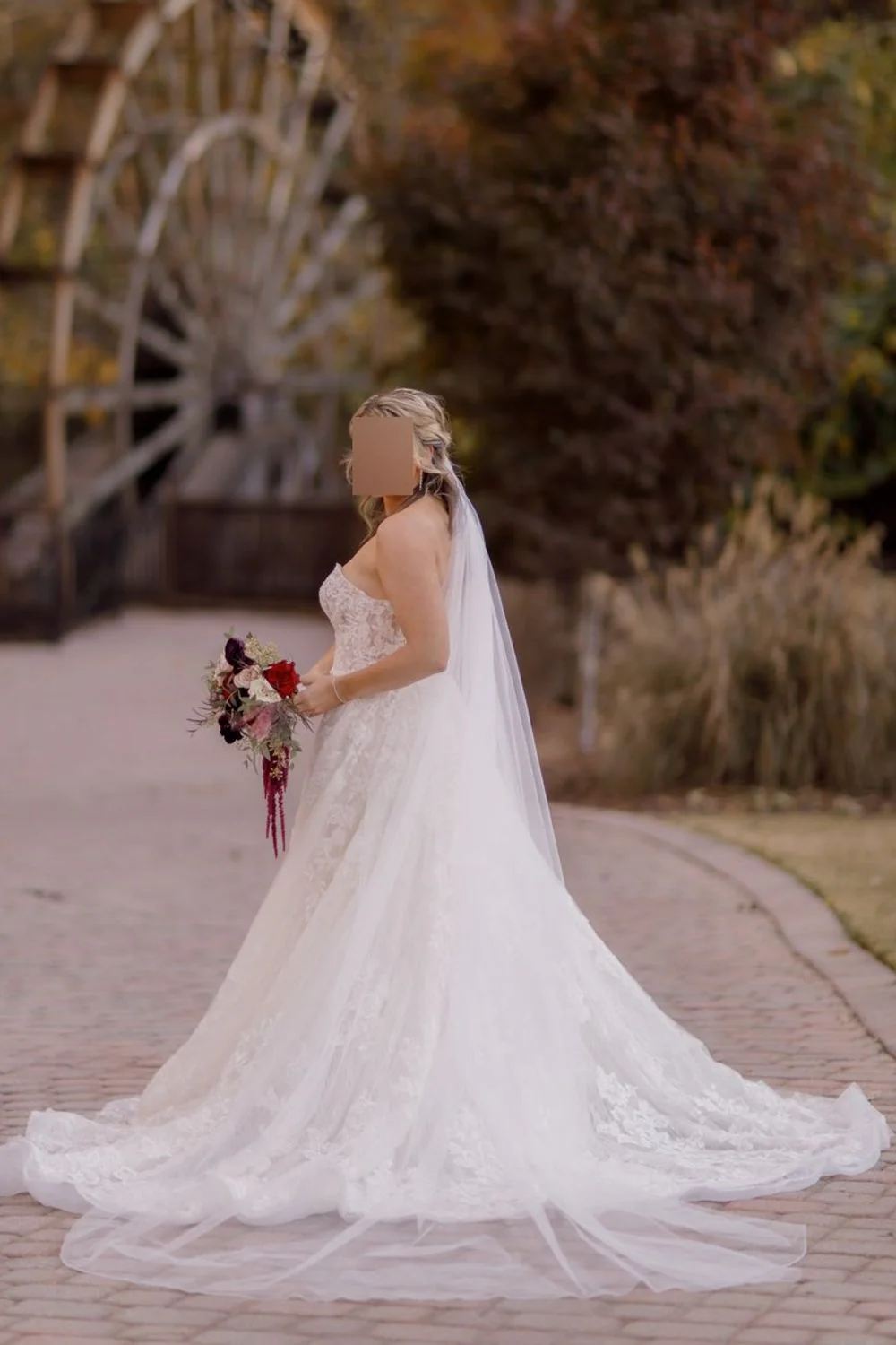 Fyvie 3504 with Veil and Skirt - Image 2