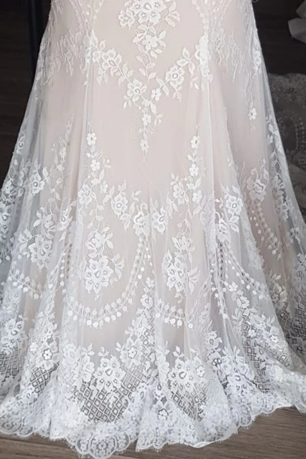 Geometric Floral Lace Mermaid Gown - Image 6