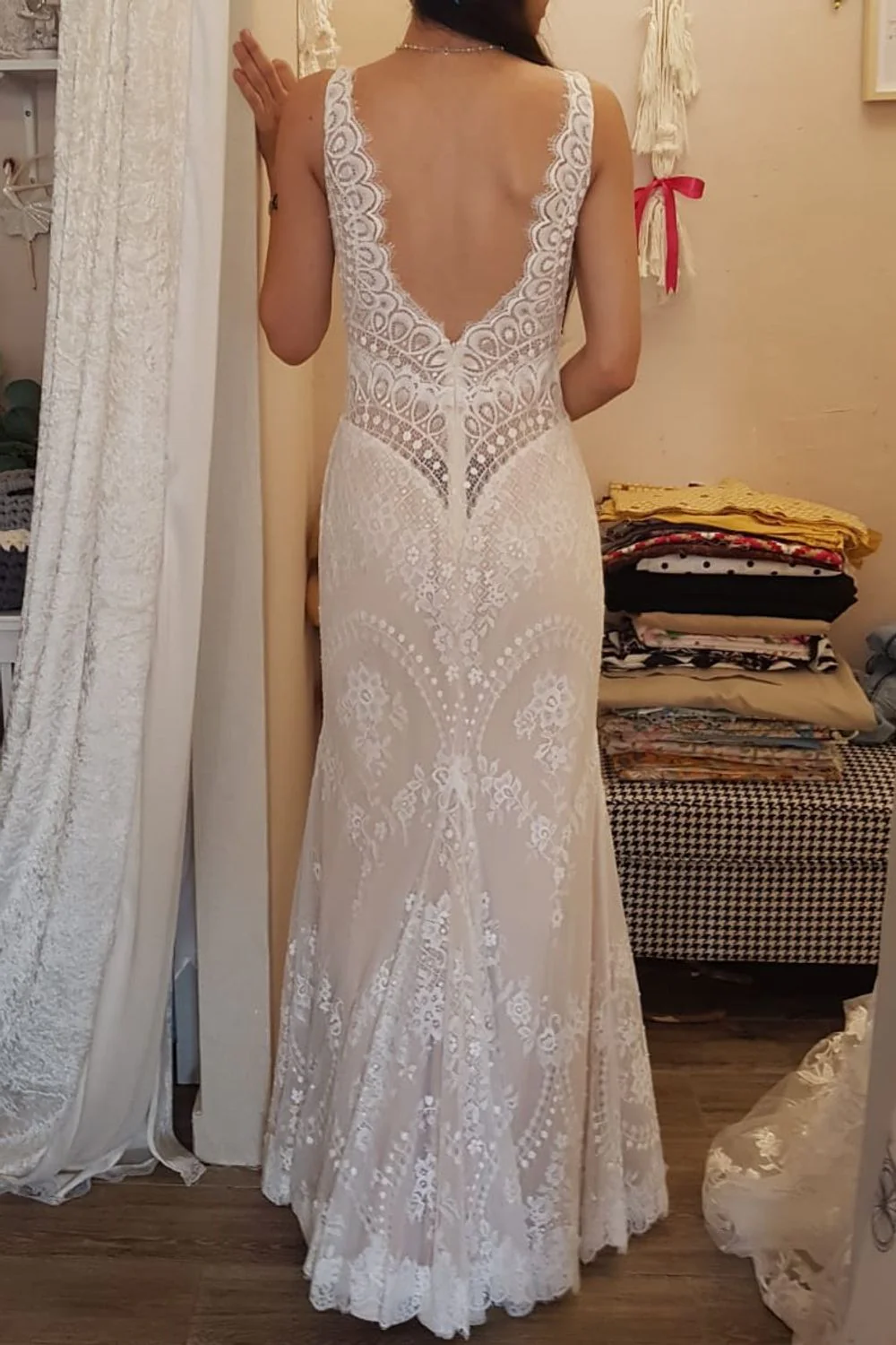Geometric Floral Lace Mermaid Gown Size 4 - Image 5