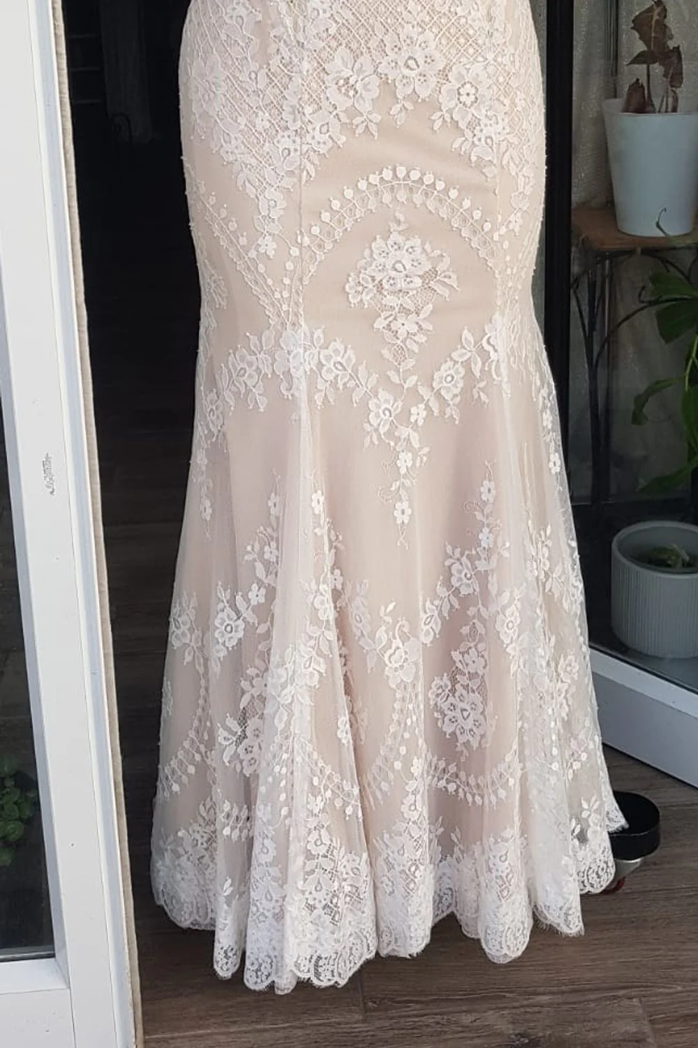 Geometric Floral Lace Mermaid Gown Size 4 - Image 6