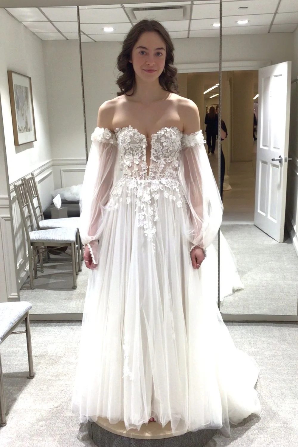 Glory with Veil and Sleeves