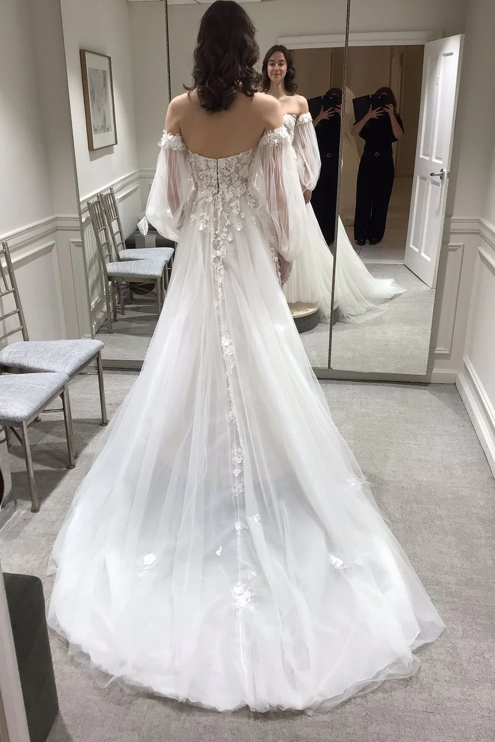 Glory with Veil and Sleeves - Image 3