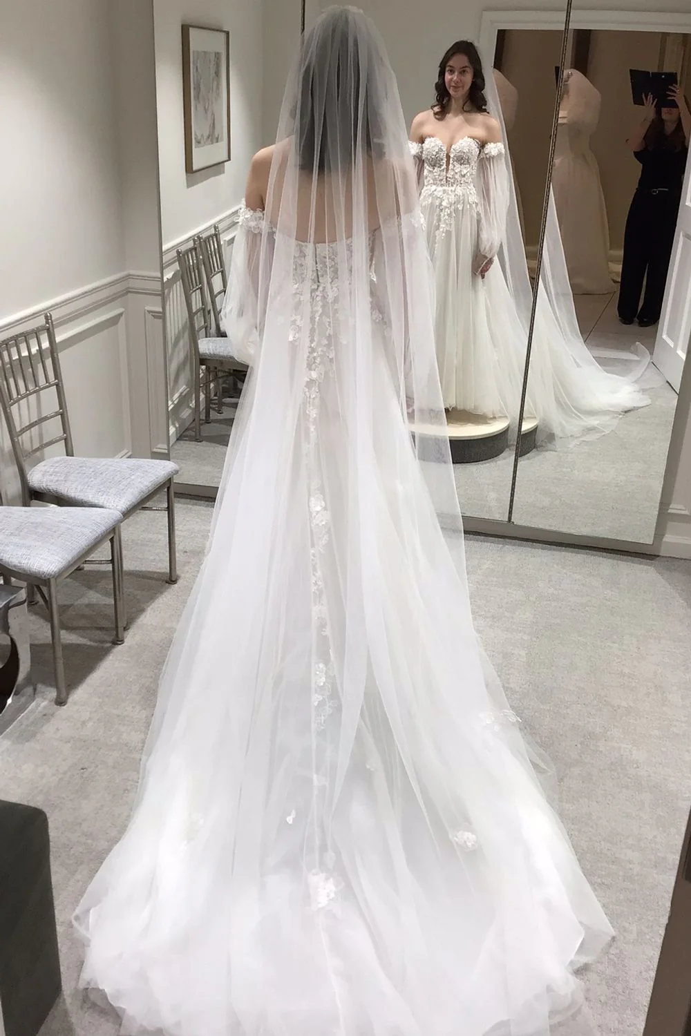 Glory with Veil and Sleeves - Image 4