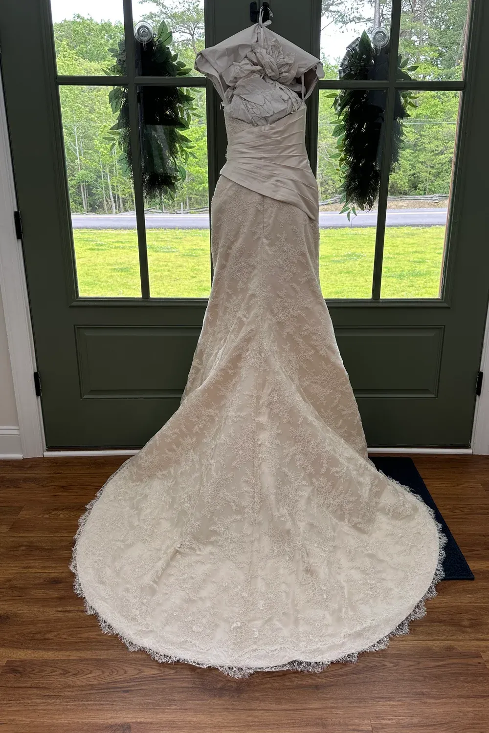 618 Fit and Flare Ivory Lace with Veil - Image 4