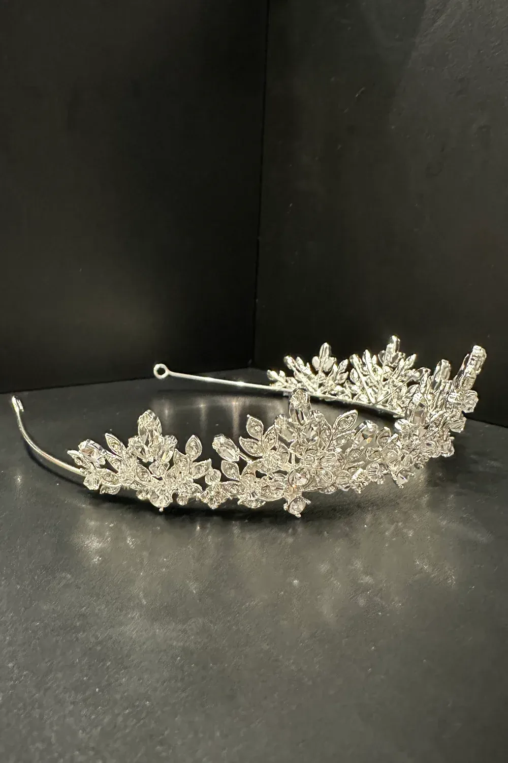 HYDRAVL162 Veil and MANTUATIA Headpiece - Image 6