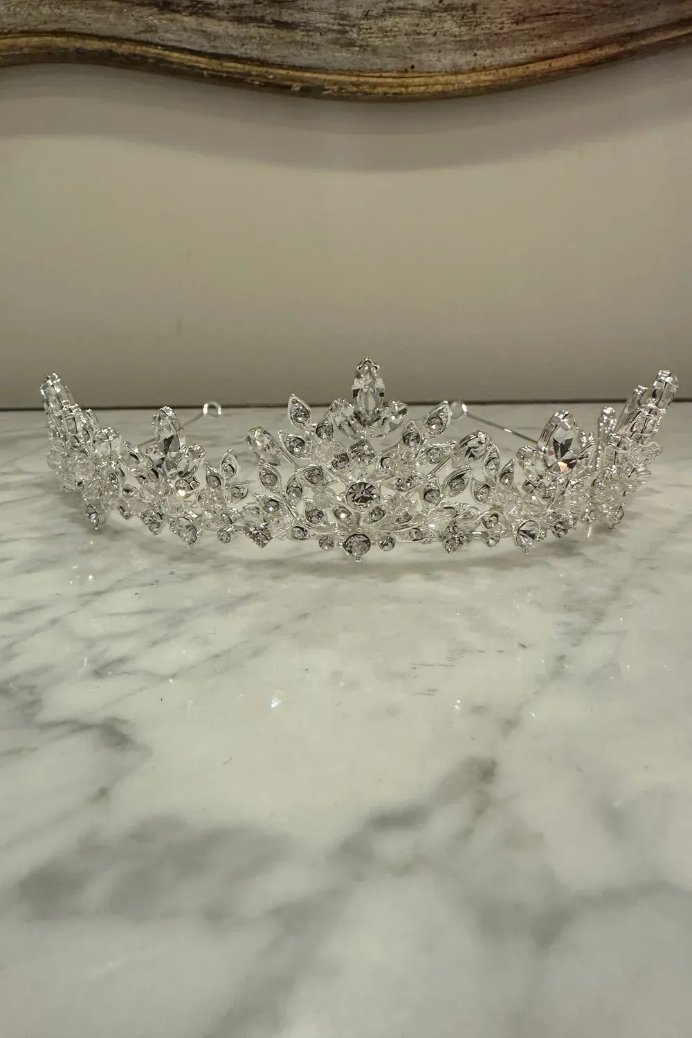 HYDRAVL162 Veil and MANTUATIA Headpiece - Image 7