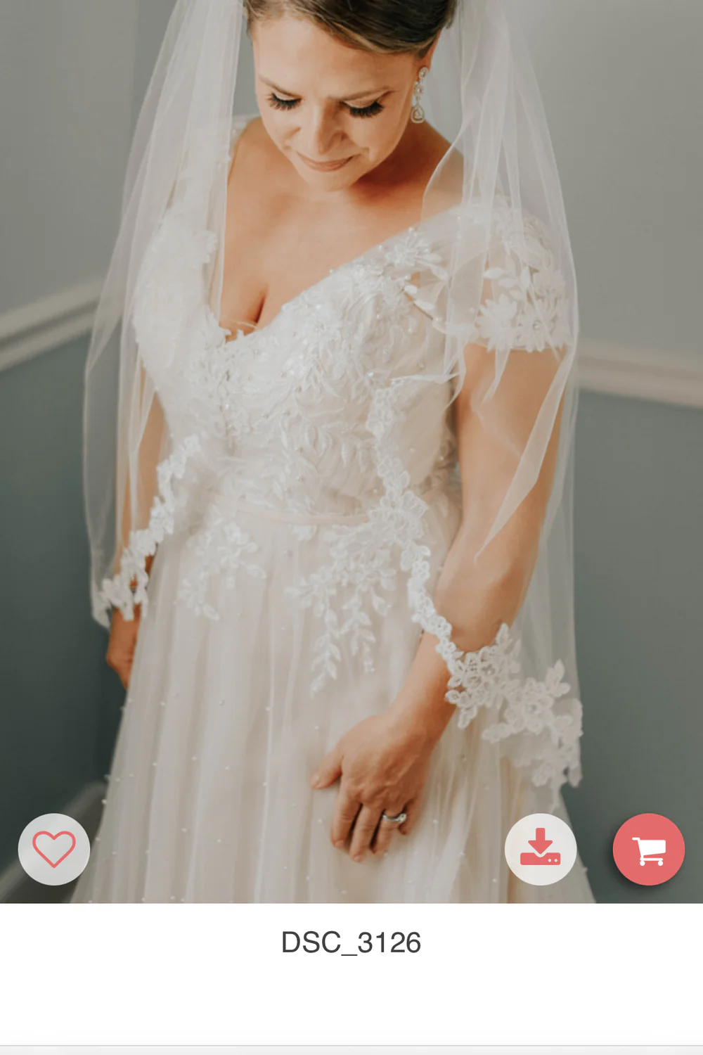 Gorgeous open back wedding dress - Image 4