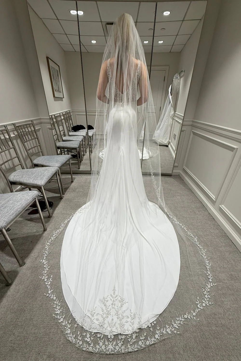 Jane #ES851 with Veil - Image 3