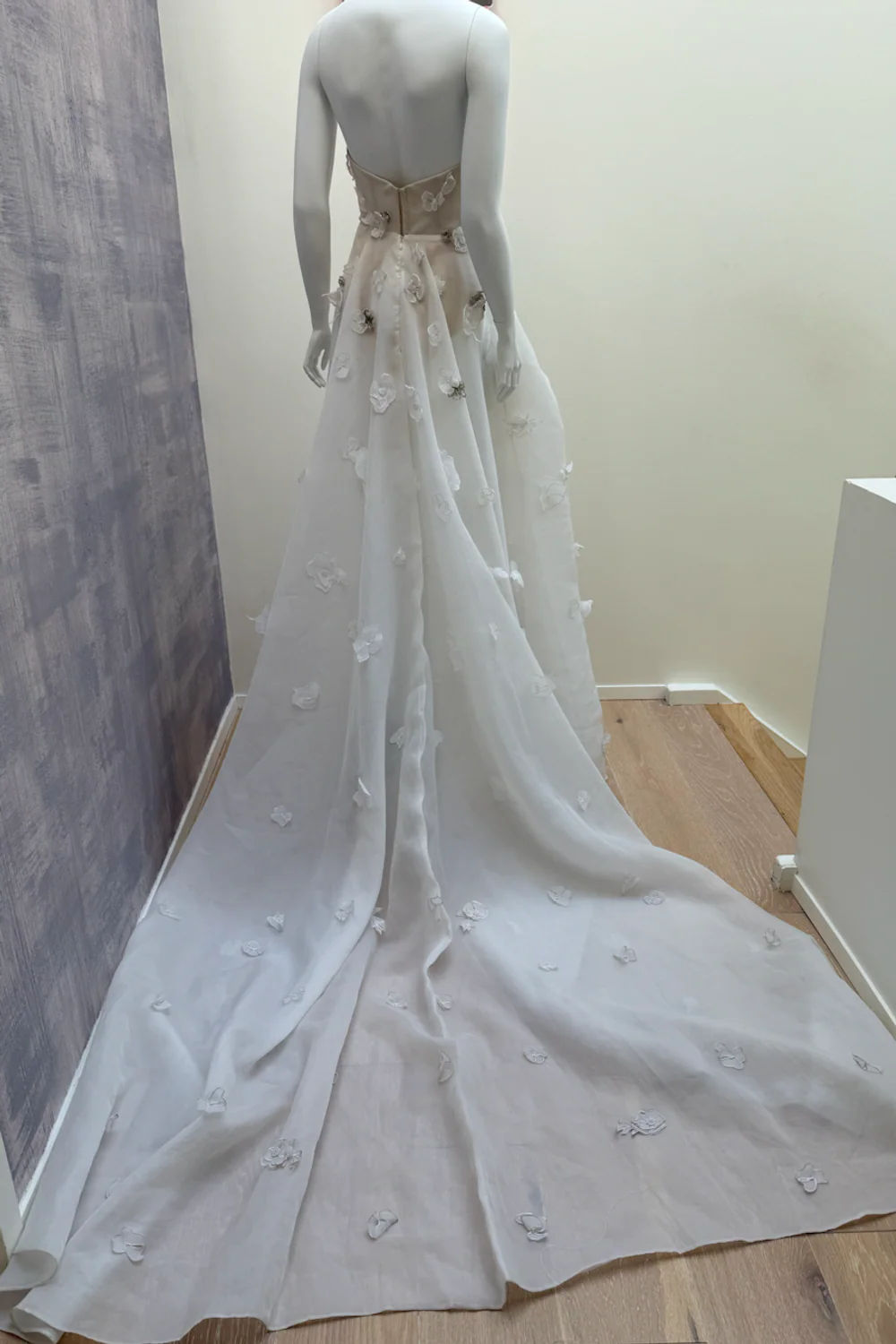 Joan - Image 6