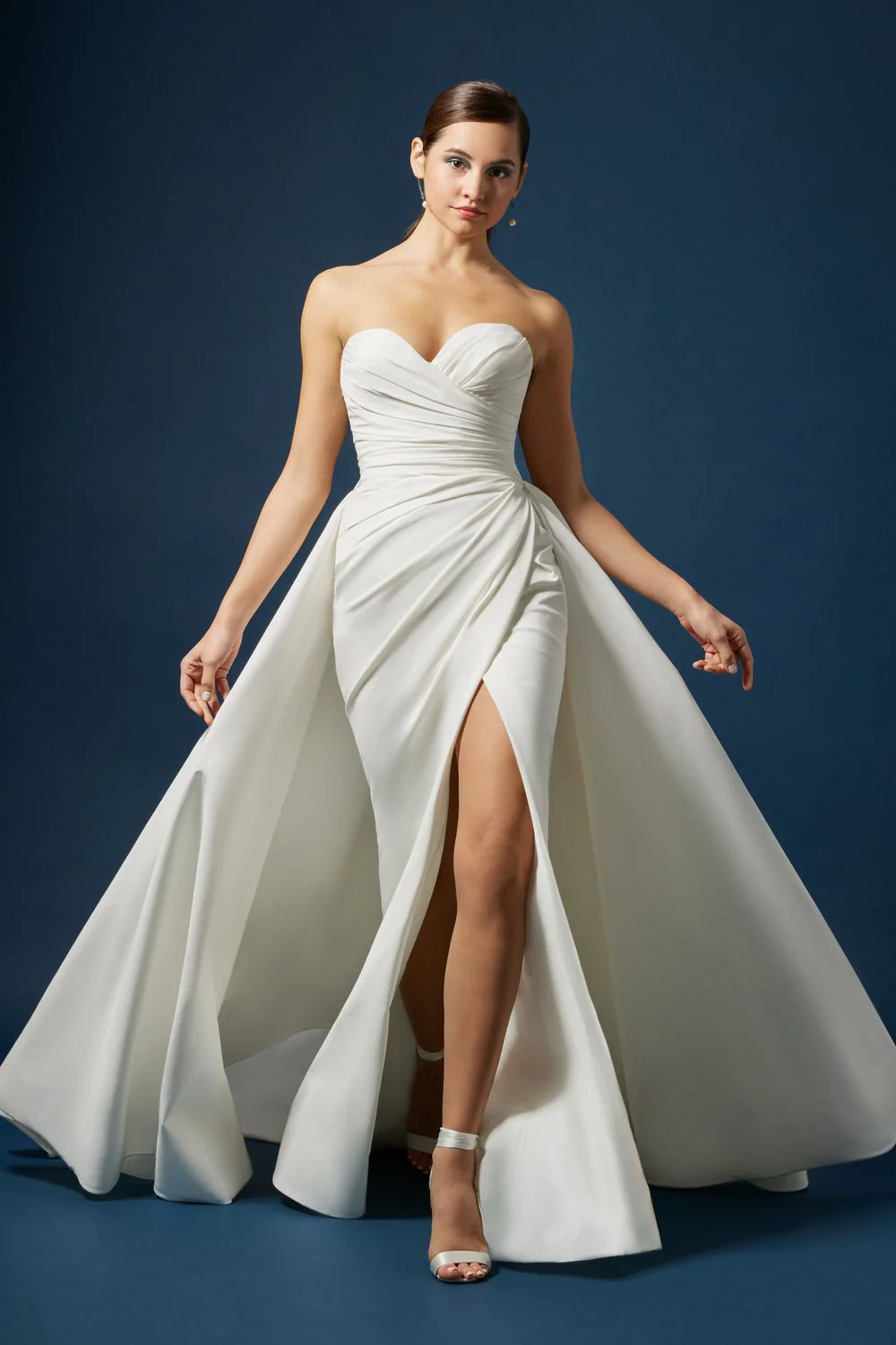 Kiki w/ Overskirt