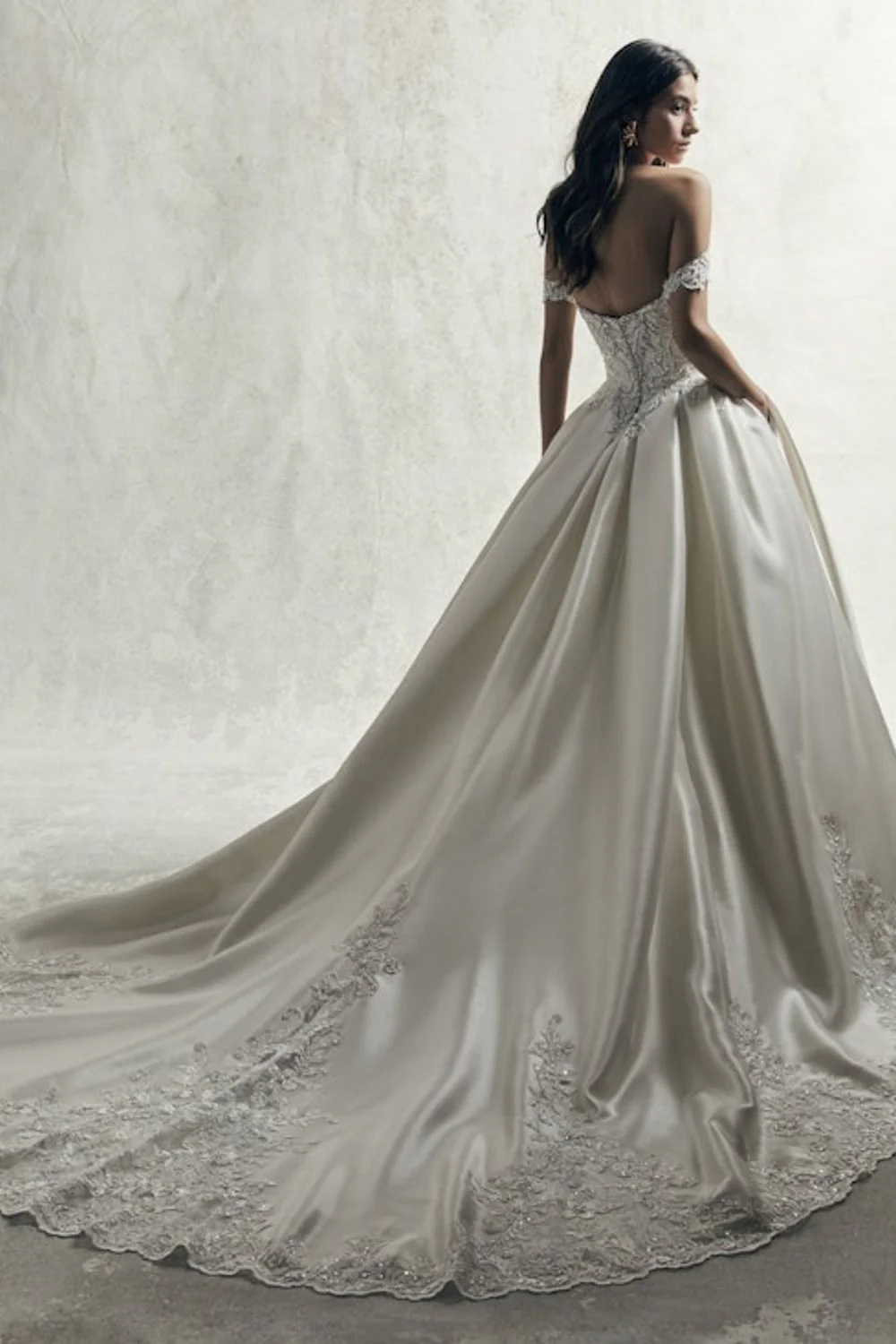 Kimora With Headpiece and Veil - Image 2
