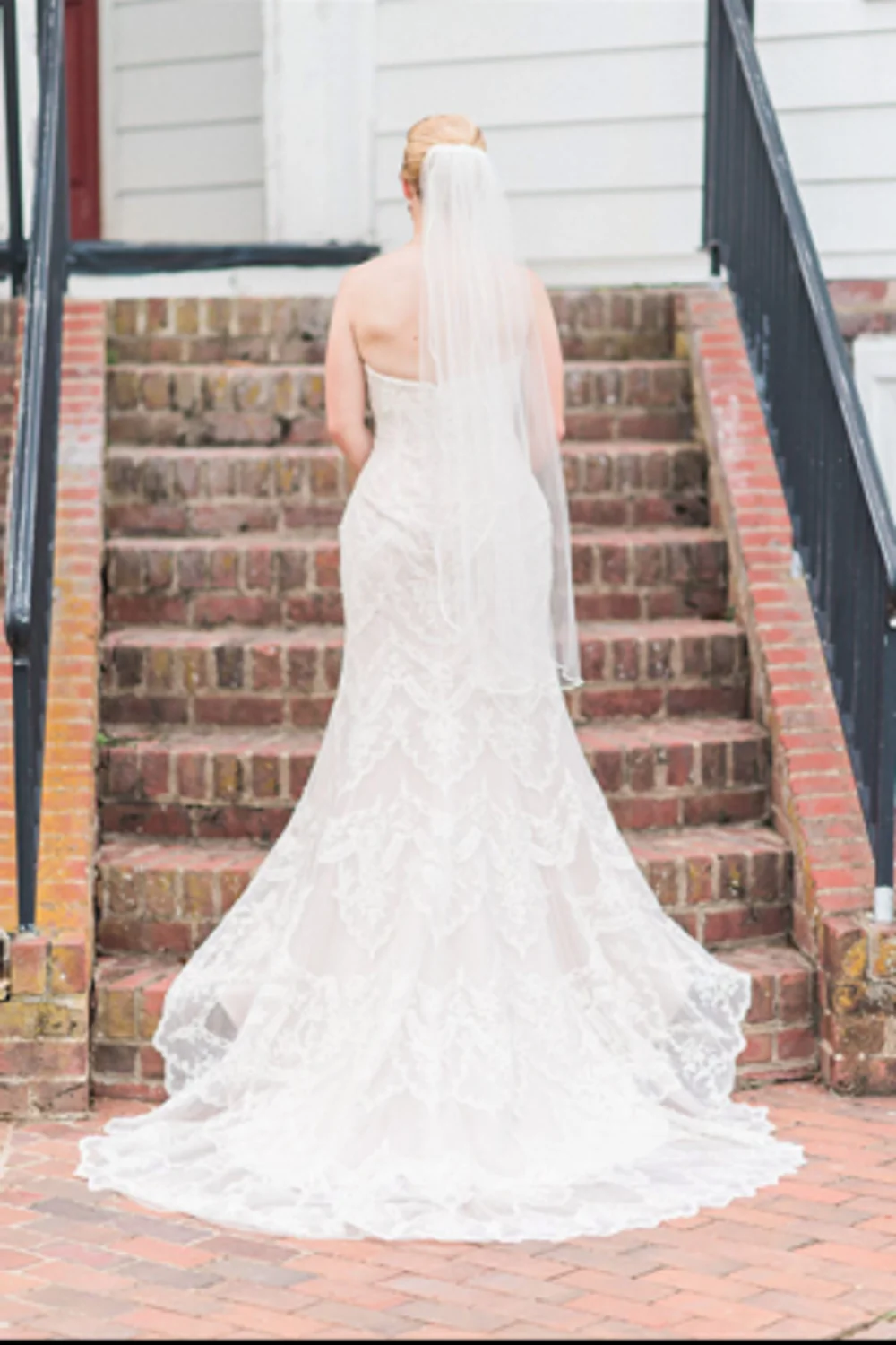 Kirstie with veil - Image 2