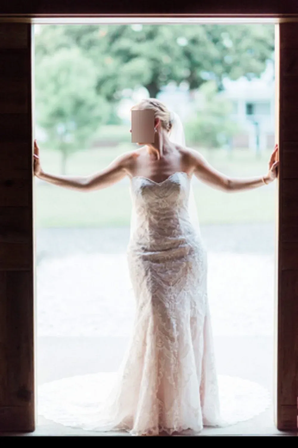 Kirstie with veil - Image 4