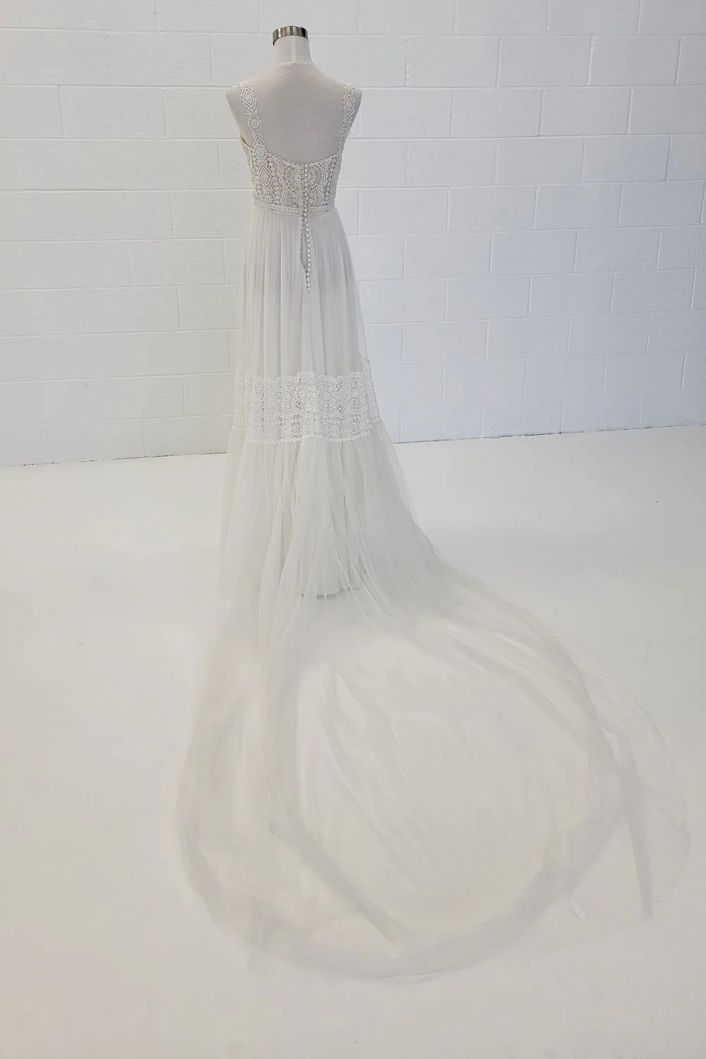Laura - Image 7