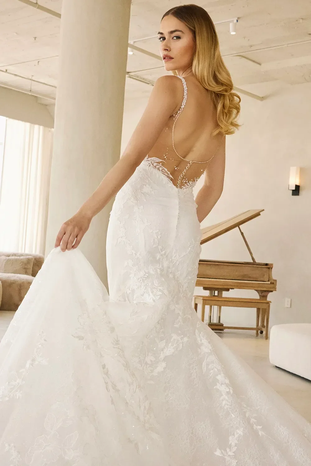 LE1226 with veil - Image 6