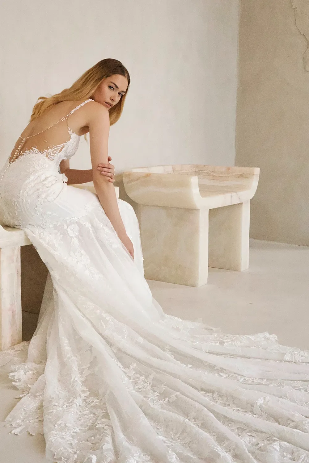 LE1226 with veil - Image 7