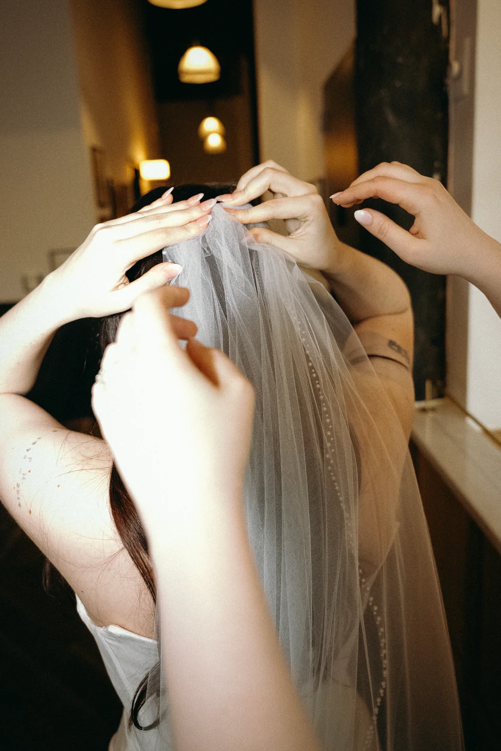 LE1317 with Veil - Image 11