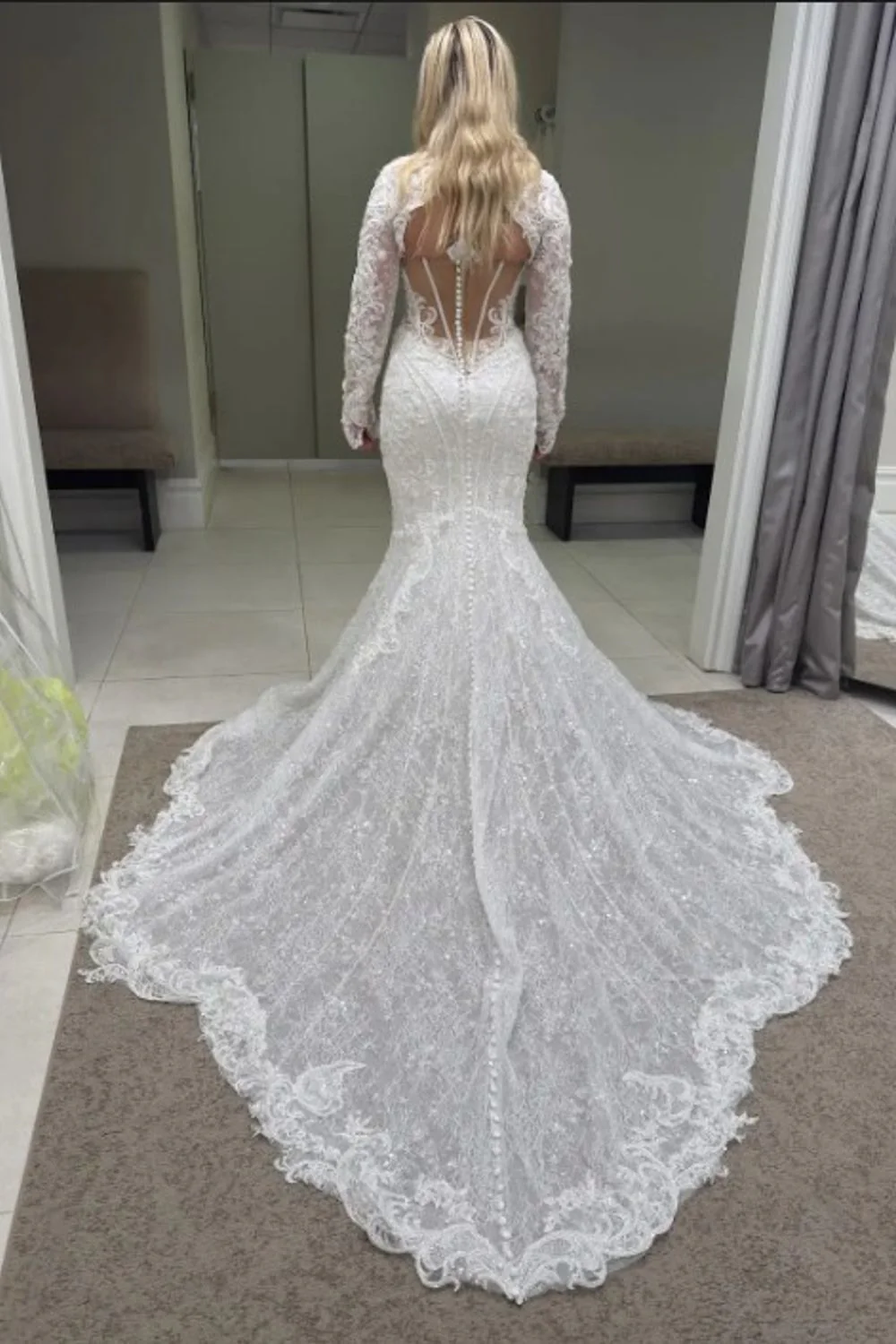 LE1399 with Custom Jacket and Sleeves - Image 4