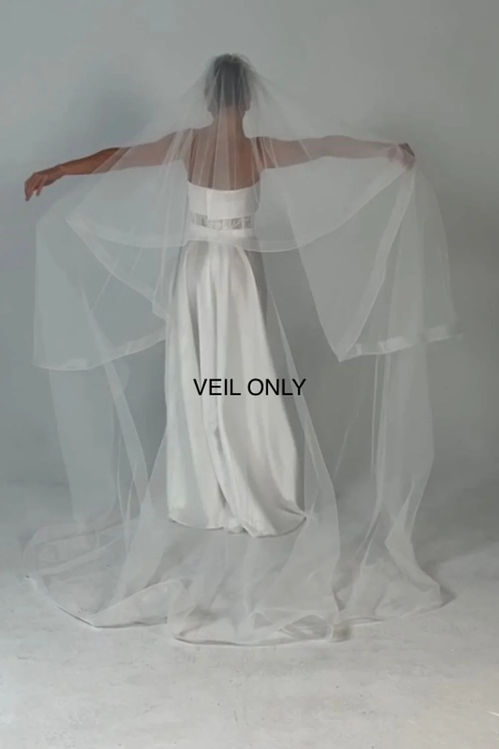Libby with Veil and Scarf - Image 10