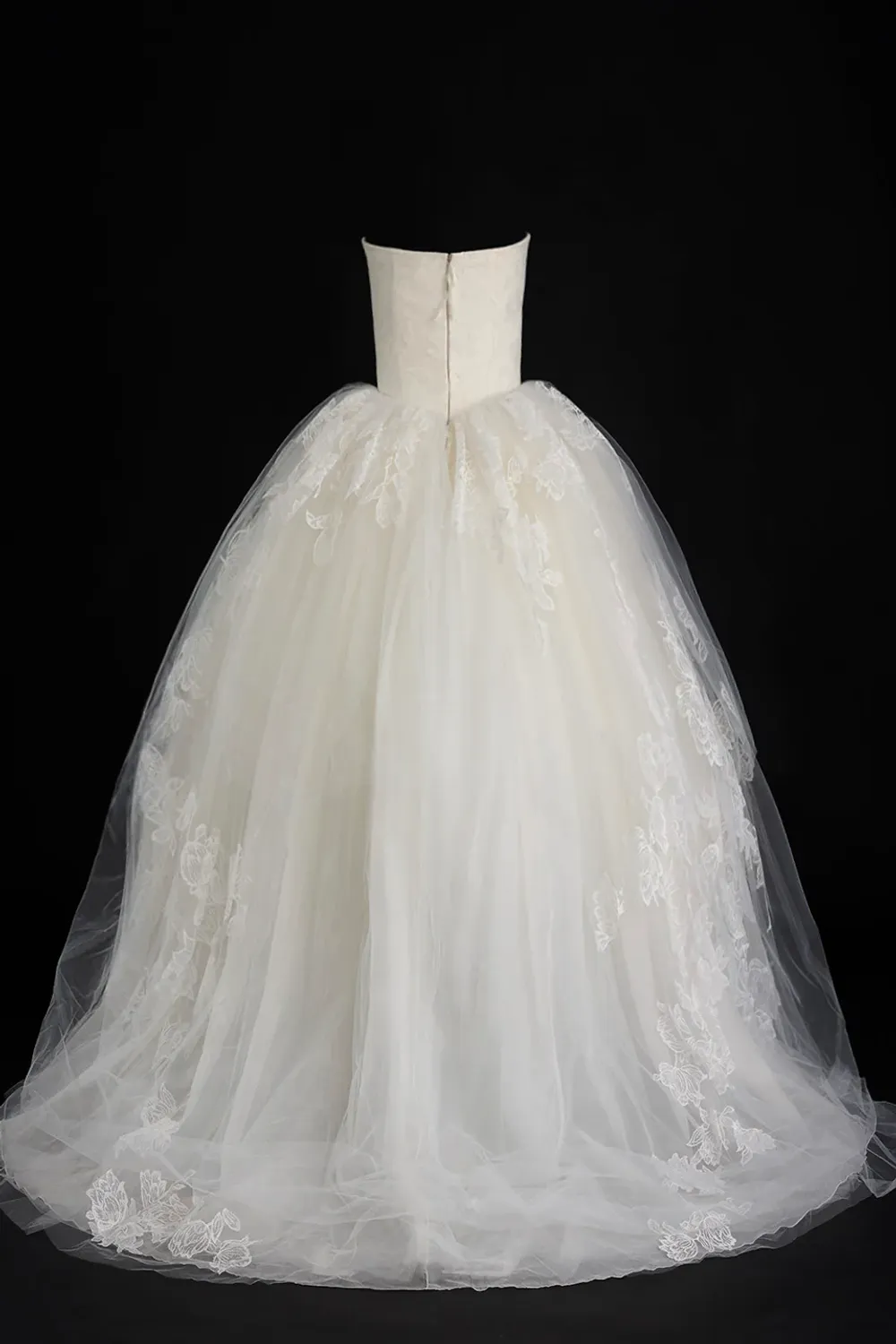 Lisbeth with Veil - Image 8