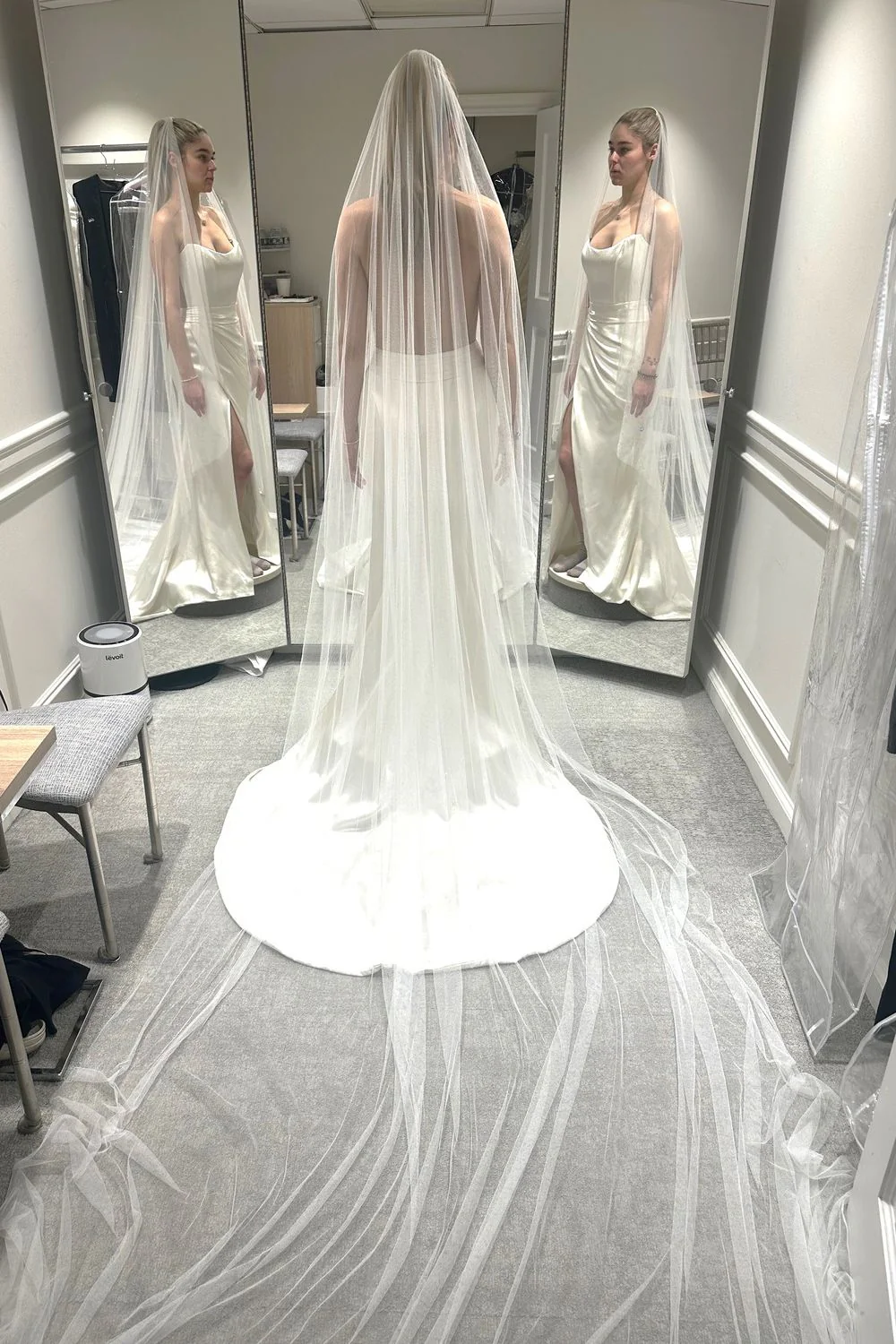 Margot with Veil - Image 5