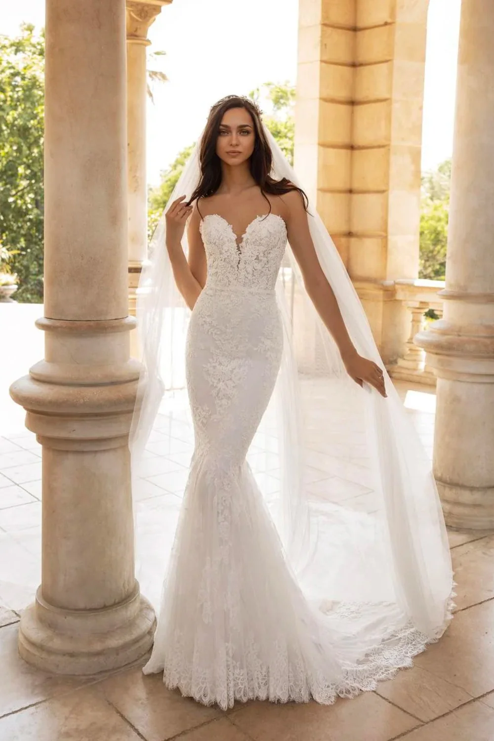 mermaid dress with tailing veil