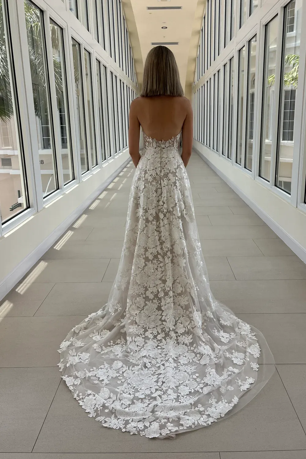 Messa gown - Image 3