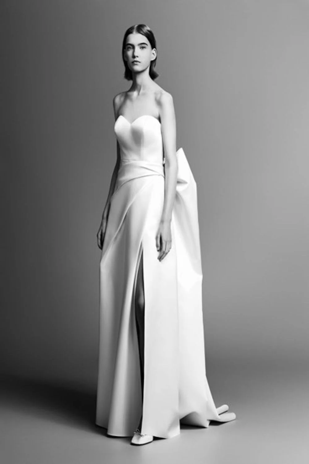 MODERN STRAPLESS COLUMN GOWN