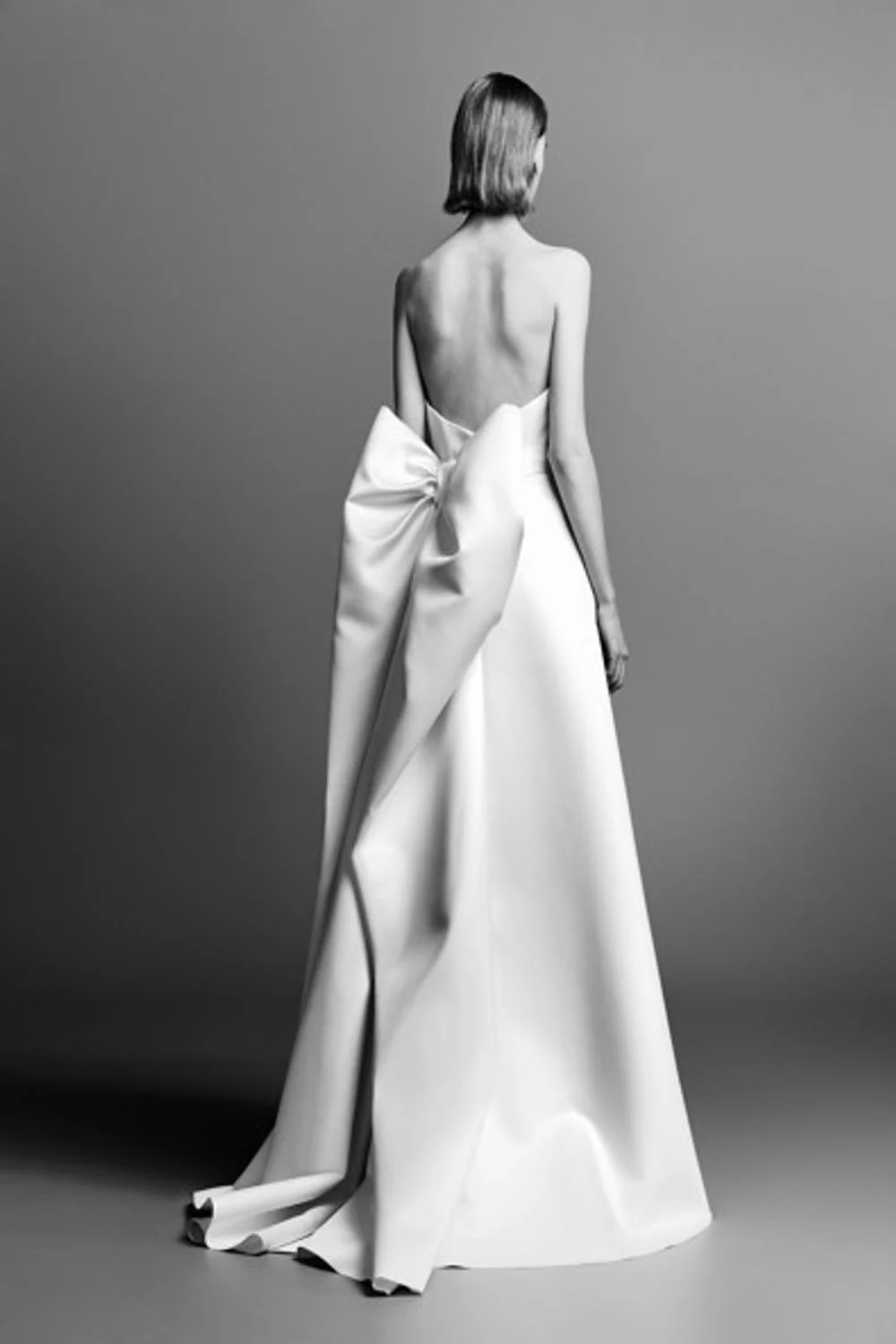 MODERN STRAPLESS COLUMN GOWN - Image 2