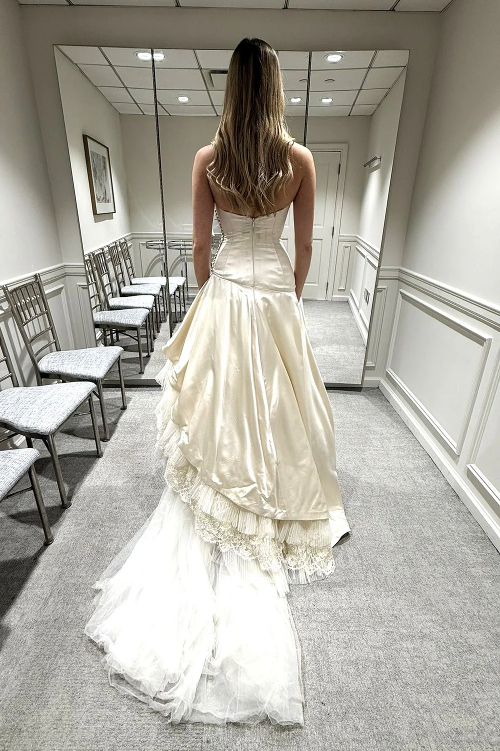 M567 with Veil and Shawl - Image 3