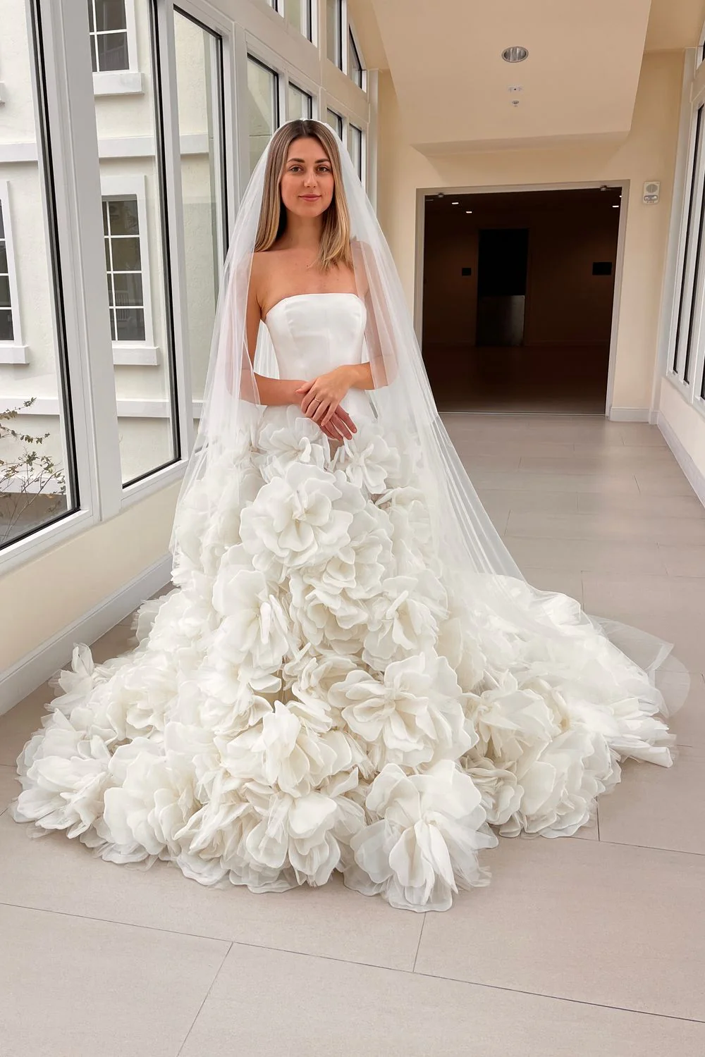 NF047 With Veil