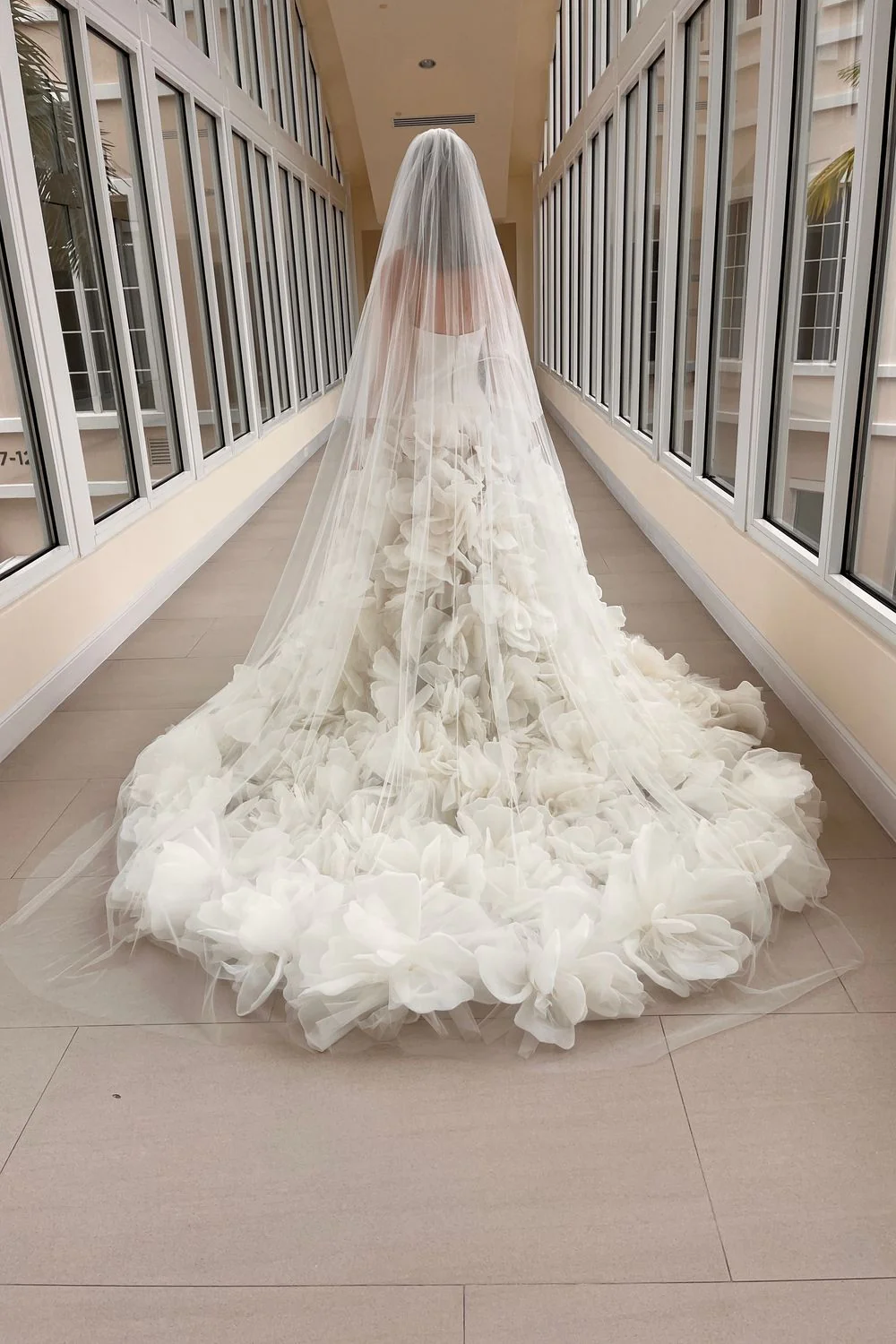 NF047 With Veil - Image 2