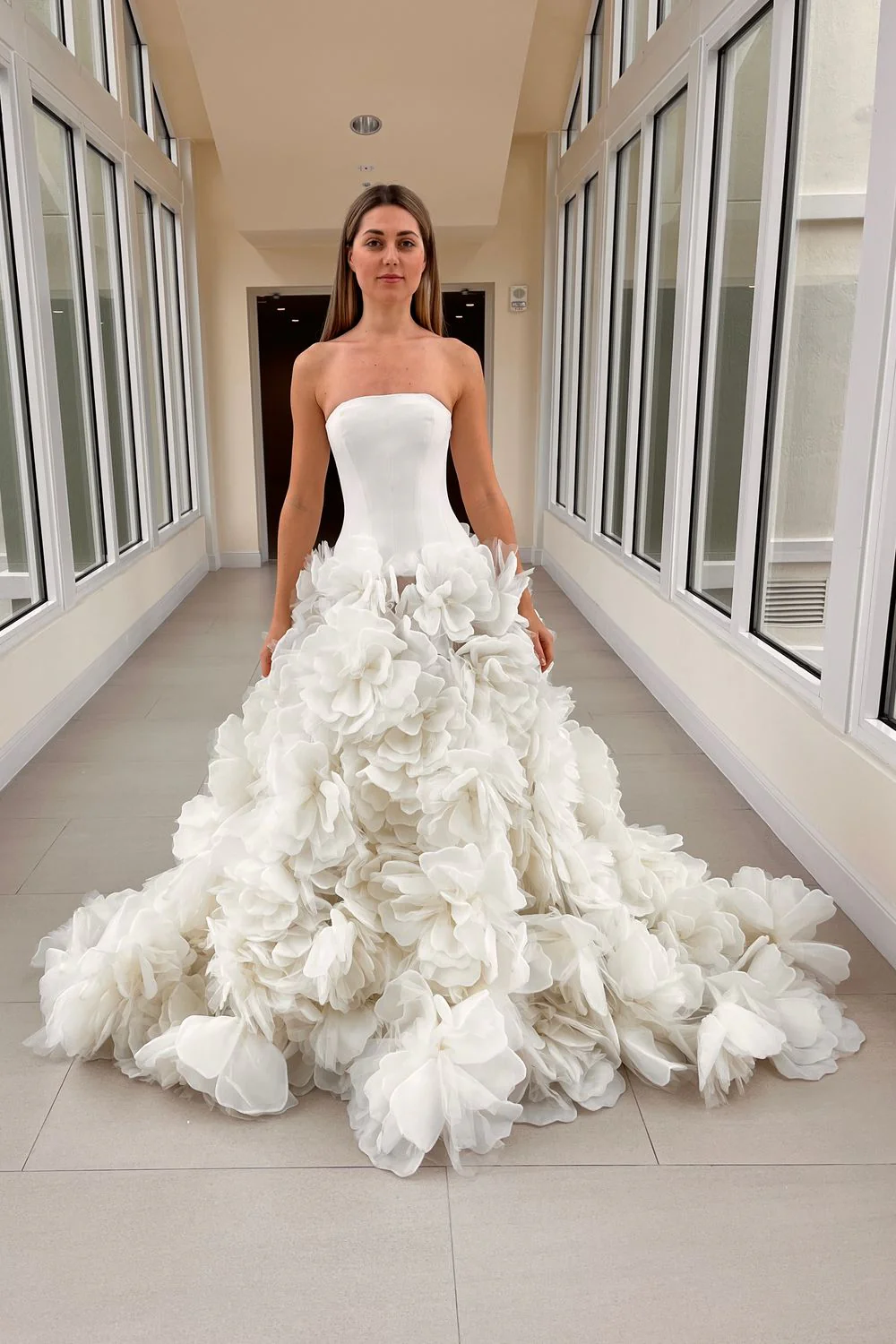 NF047 With Veil - Image 3