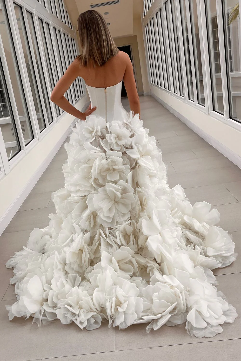 NF047 With Veil - Image 4