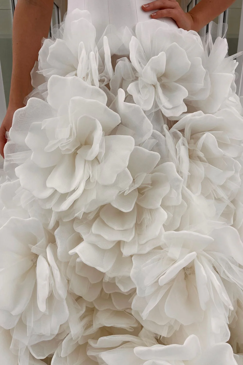 NF047 With Veil - Image 6