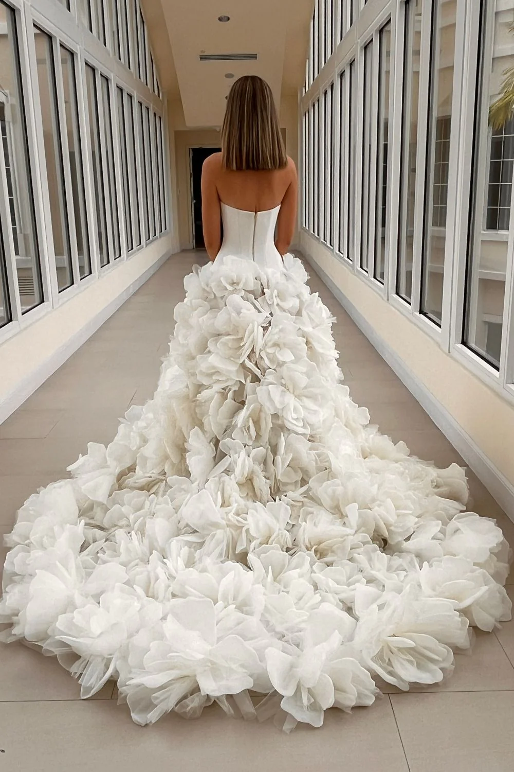 NF047 With Veil - Image 9