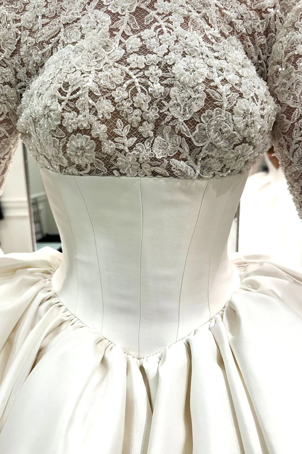 NF088 with veil and blusher - Image 3