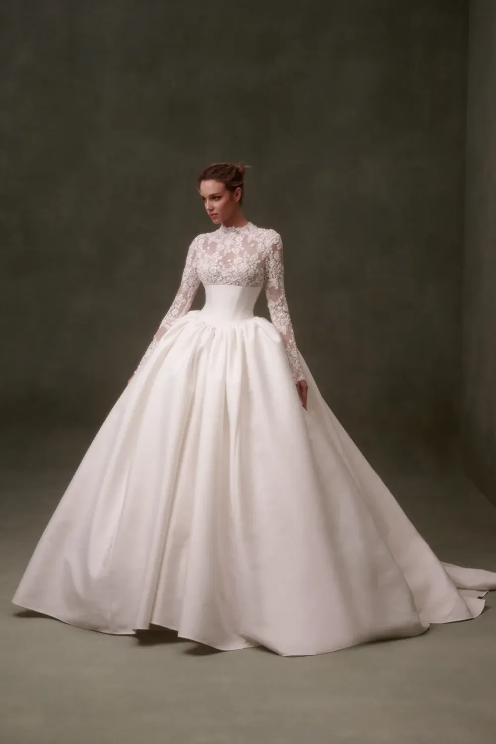 NF088 with veil and blusher - Image 6