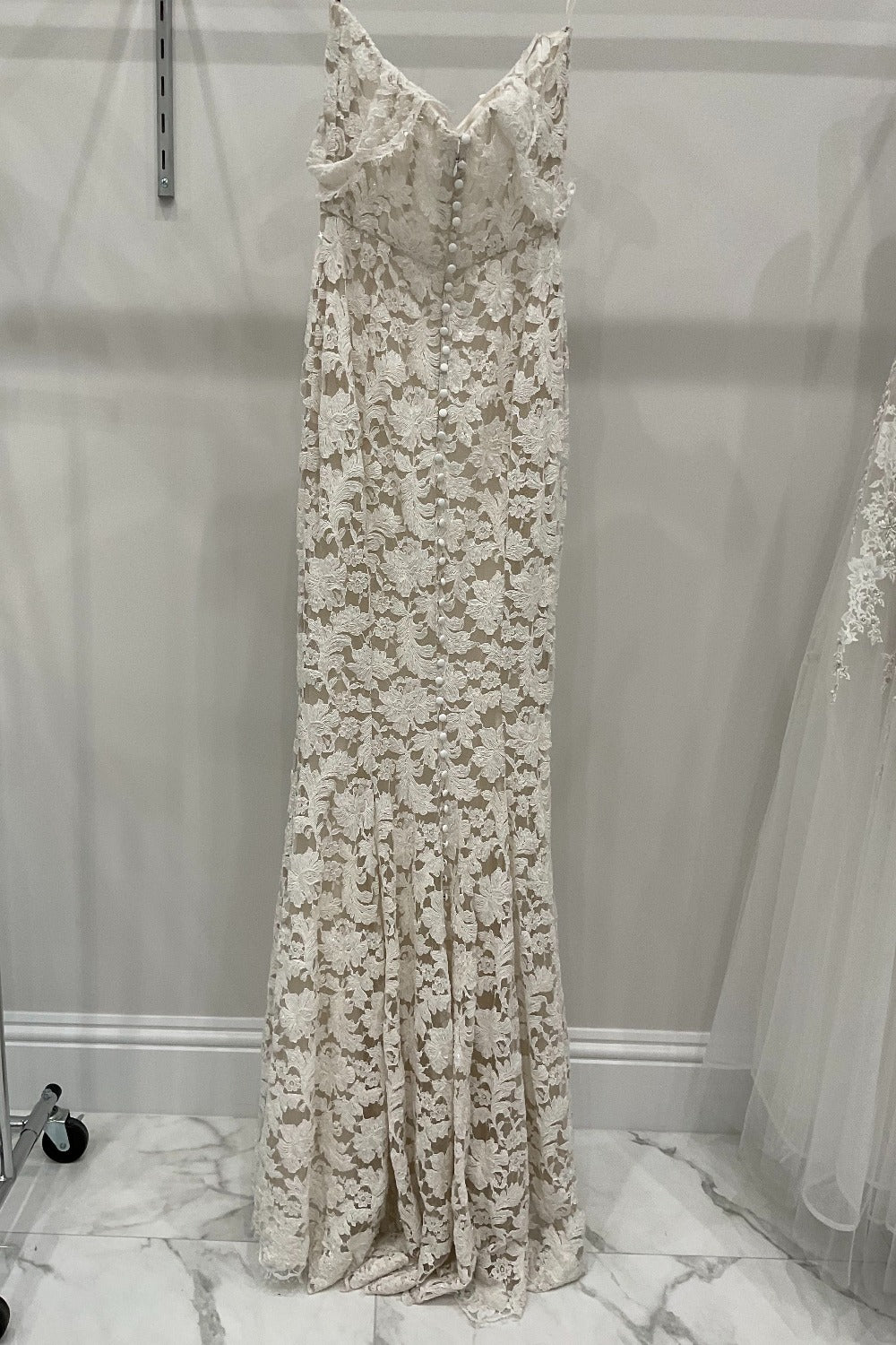 NO. 3 GOWN - Image 4