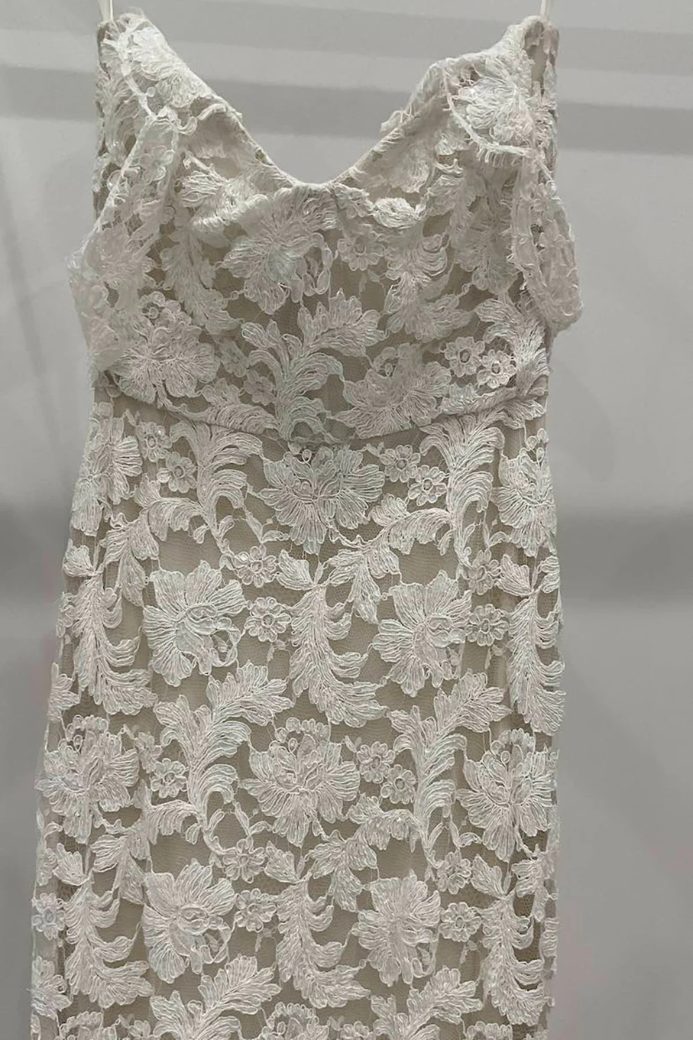 NO. 3 GOWN - Image 6