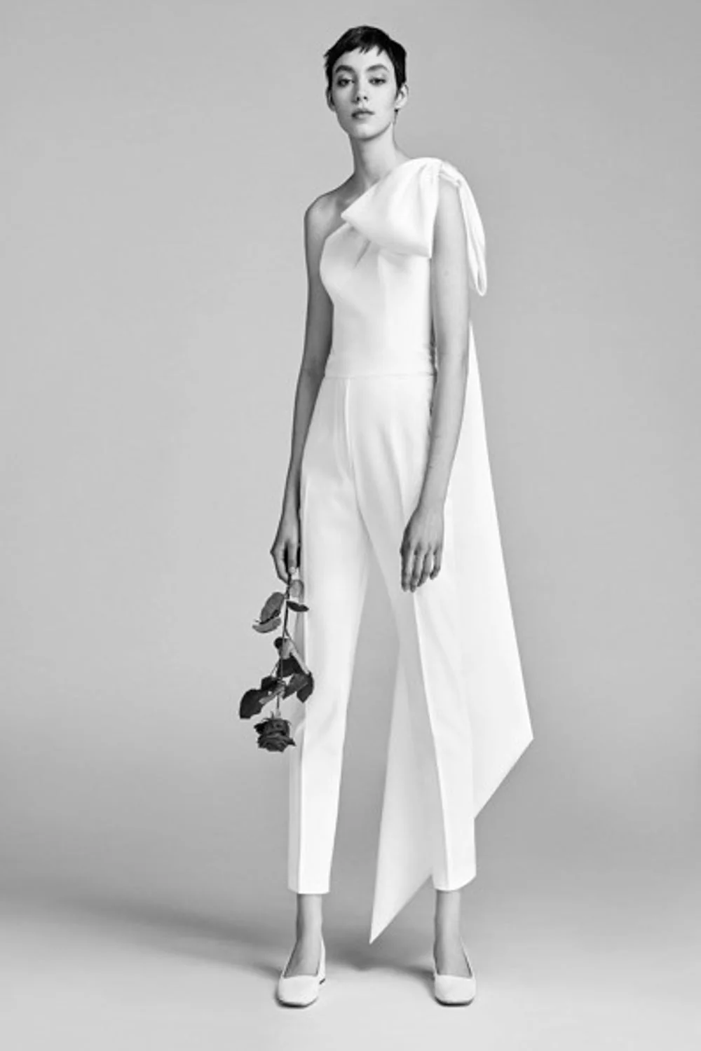ONE SHOULDER BOW JUMPSUIT