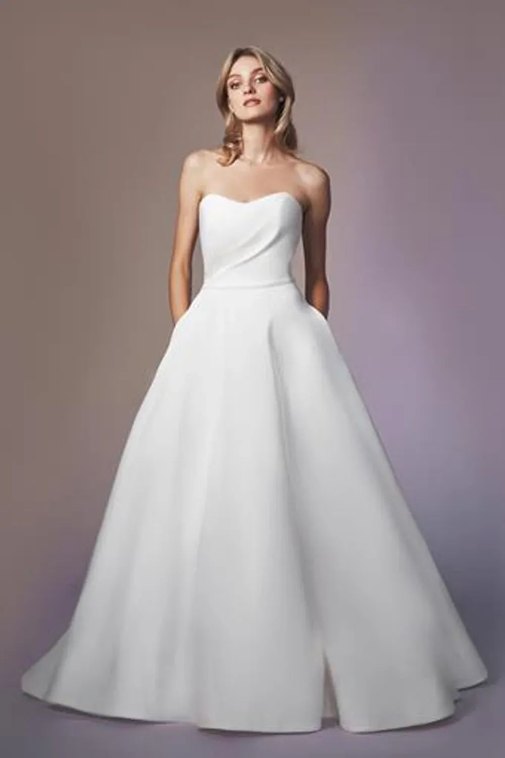 Paloma with Veil - Image 2