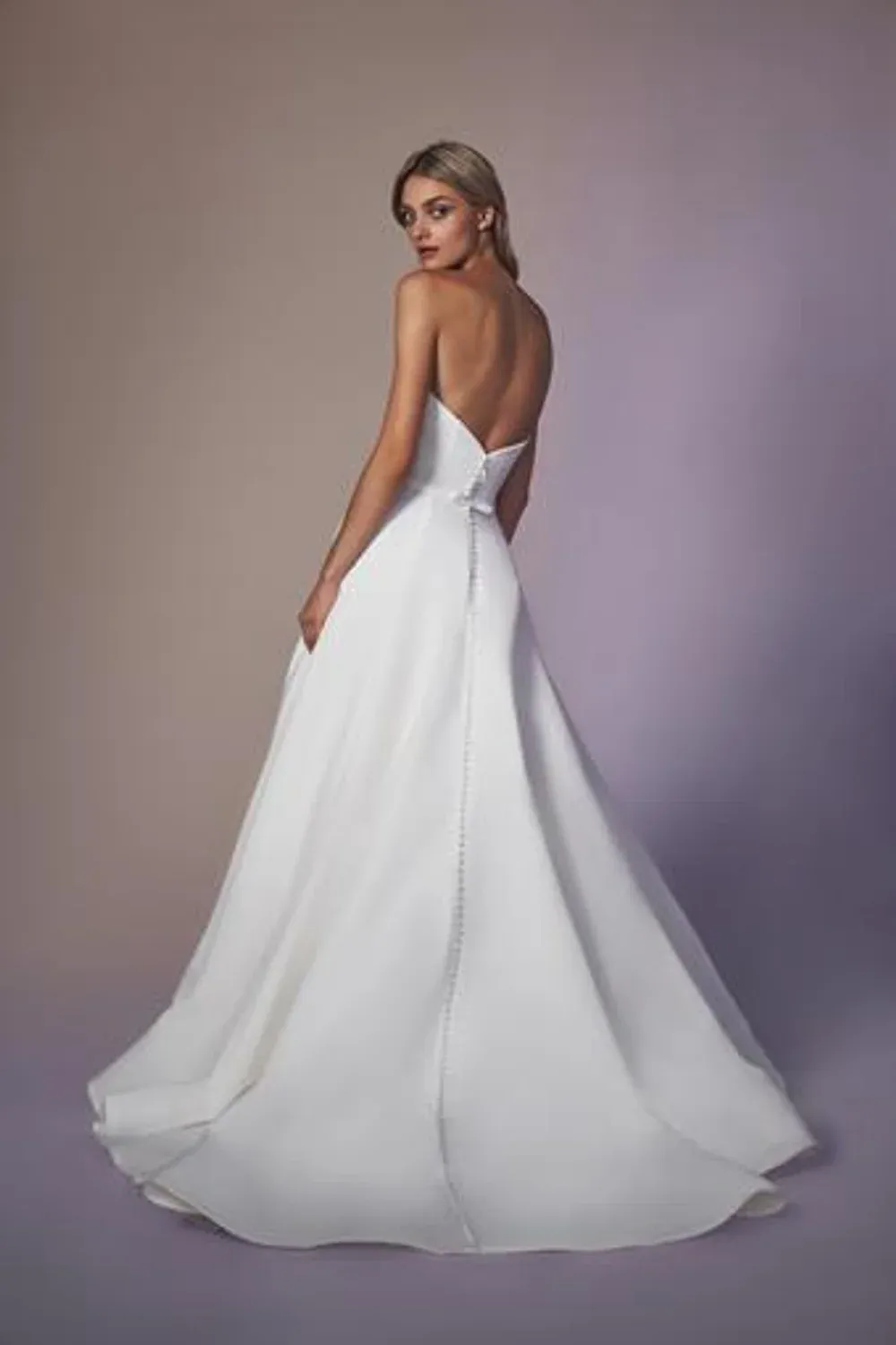 Paloma with Veil - Image 3
