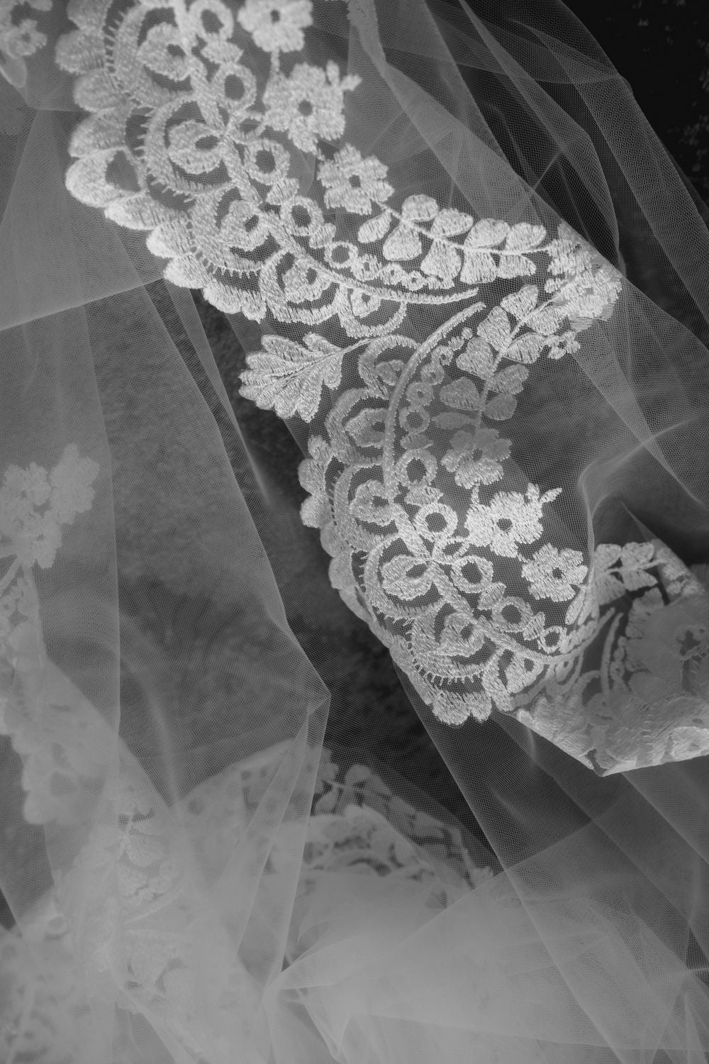 Overskirt 25-P109 and Veil 25-P09 - Image 11