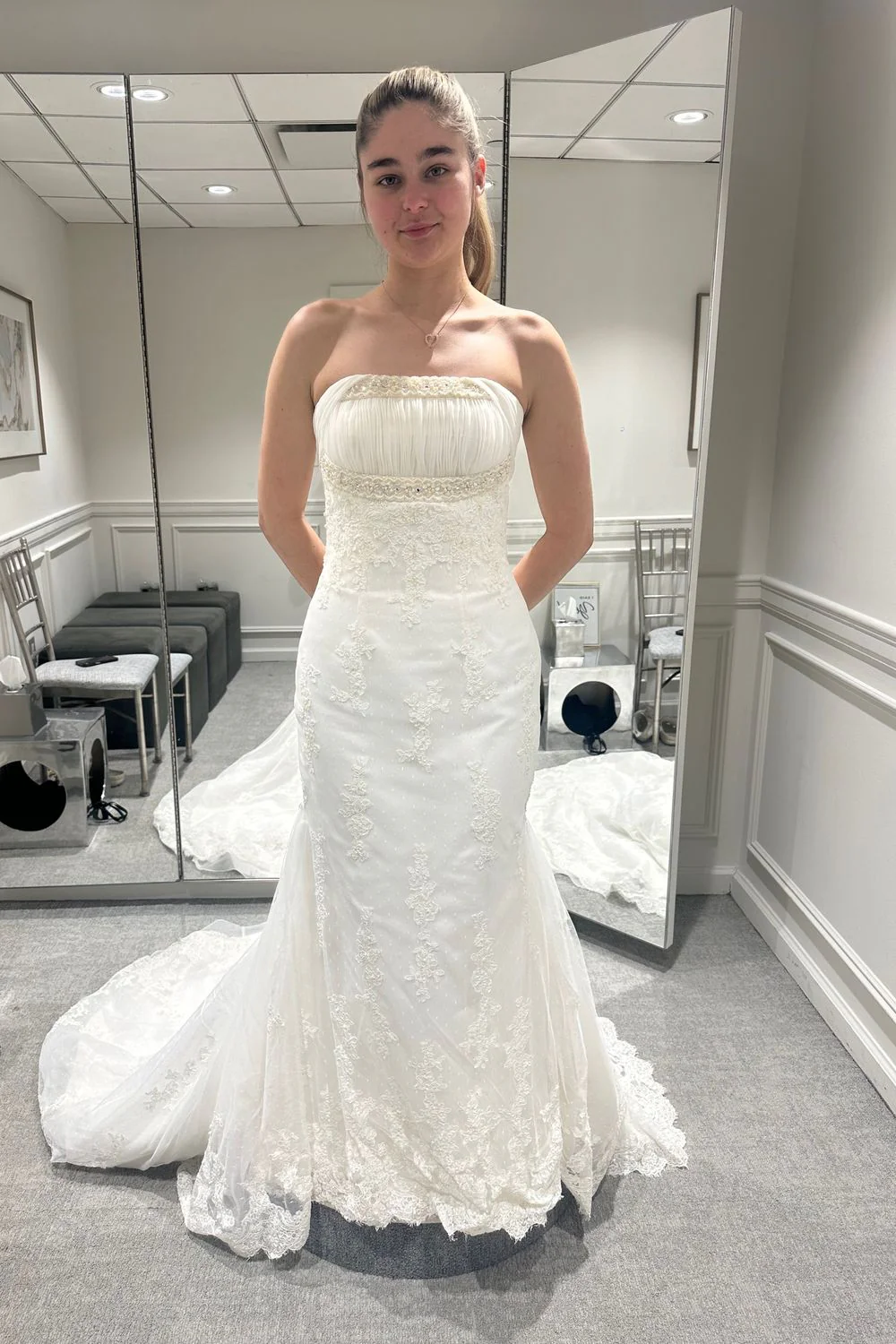 Remi with Overskirt