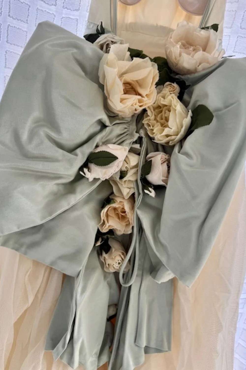 Romantic Blush Tulle W/ Veil and Hair Comb Roses - Image 6