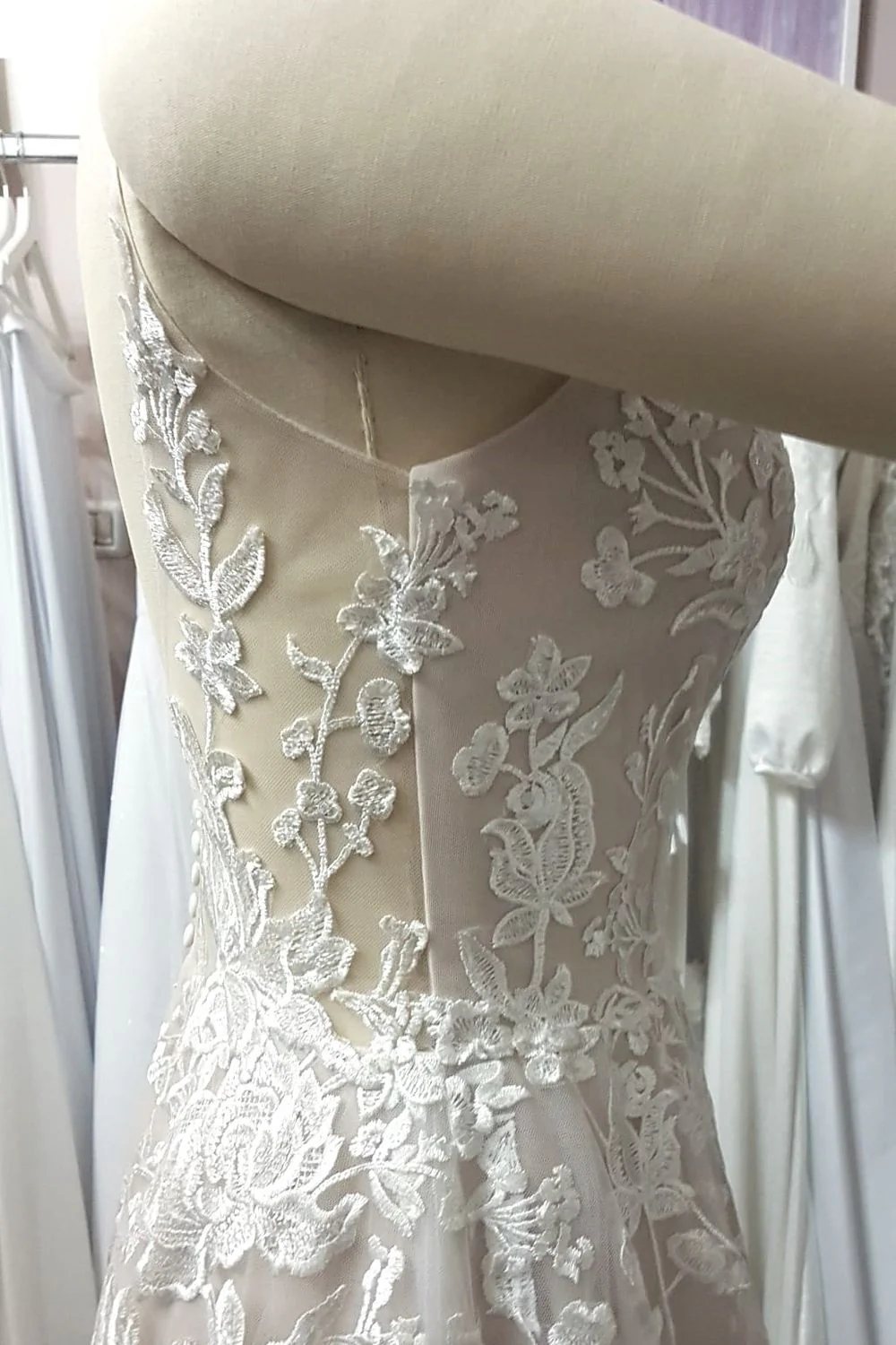 Romantic Lace Bridal Gown with Long Train - Image 7