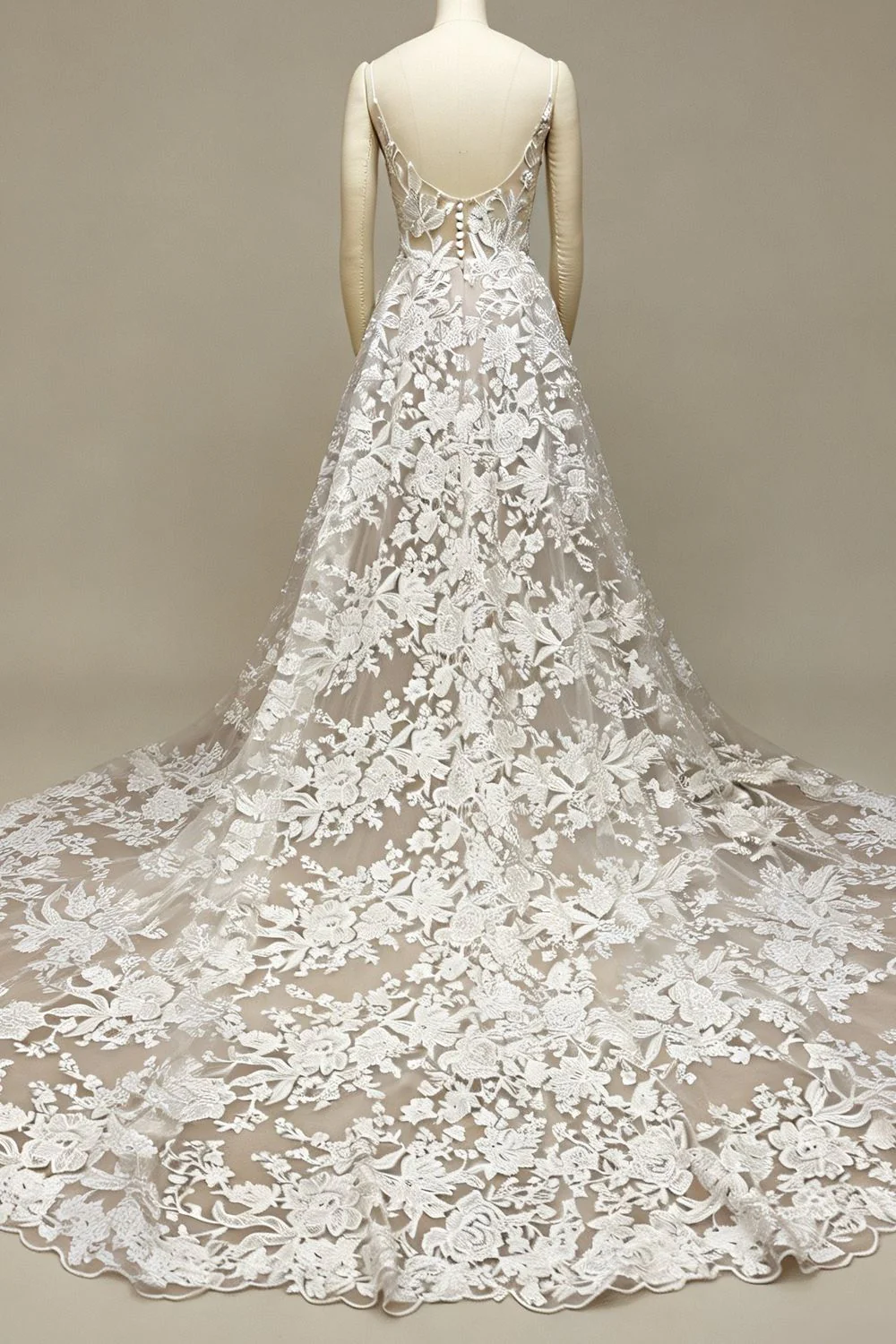 Romantic Lace Bridal Gown with Long Train Size 8 - Image 6